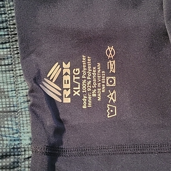 Athletic shorts - Picture 2 of 4